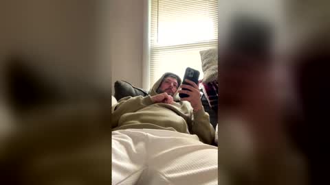ryanmhoyt88 online show from May 23, 6:34 pm