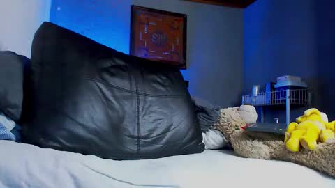 Ryannhill  online show from February 11, 7:02 am