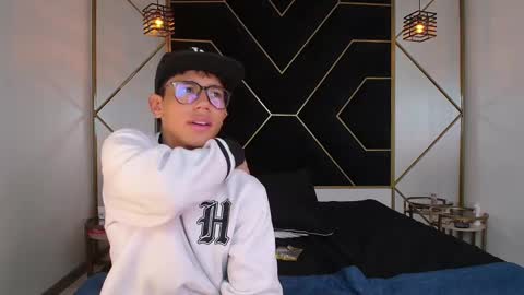 RyanPricee online show from October 17, 4:04 am