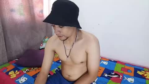 Snapshot of ryansbad235 chatting on January 23, 1:35 pm sesbad online show from January 23, 1:35 pm