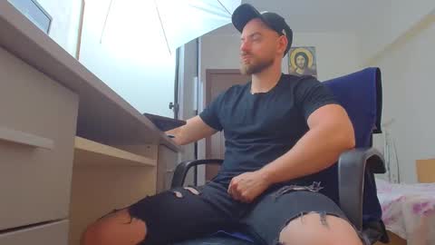 Snapshot of ryanstone_ chatting on May 21, 3:57 am Ryanstone online show from May 21, 3:57 am