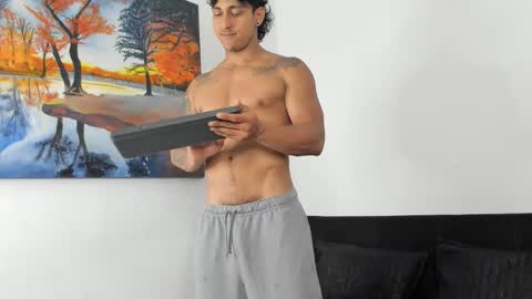 Snapshot of ryanwhite3 chatting on November 7, 11:16 pm ryanwhite3 online show from November 7, 11:16 pm