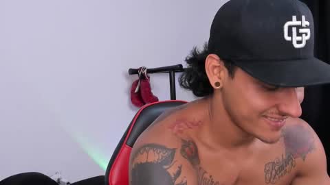 Snapshot of ryanwhite3 chatting on November 11, 11:49 pm ryanwhite3 online show from November 11, 11:49 pm