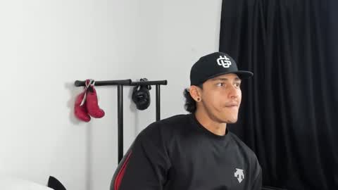 Snapshot of ryanwhite3 chatting on November 13, 12:20 am ryanwhite3 online show from November 13, 12:20 am