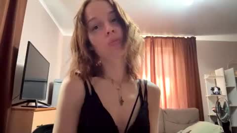 Snapshot of rynique chatting on July 27, 8:32 am ryni online show from July 27, 8:32 am