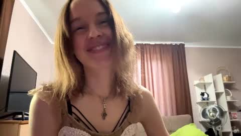 Snapshot of rynique chatting on August 1, 10:58 am ryni online show from August 1, 10:58 am