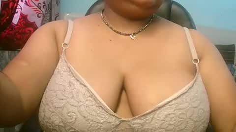 Snapshot of s03286 chatting on October 27, 5:00 am HotLovers online show from October 27, 5:00 am