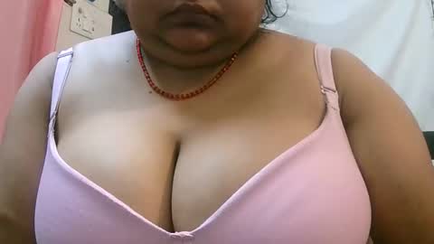 Snapshot of s03286 chatting on December 15, 8:51 am HotLovers online show from December 15, 8:51 am