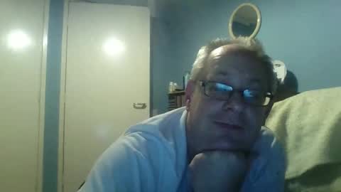 Snapshot of s536sny18 chatting on October 10, 8:41 pm s536sny18 online show from October 10, 8:41 pm