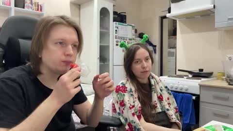 s_a_family online show from February 24, 7:01 pm