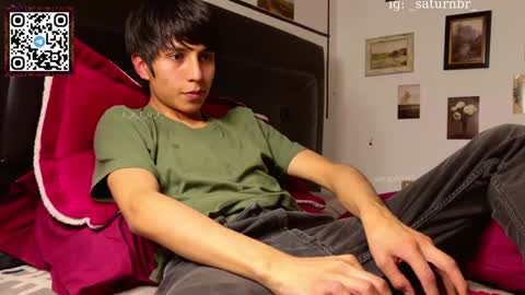 Snapshot of s_a_t_u_r_n chatting on December 24, 4:33 am ST online show from December 24, 4:33 am