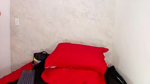 Snapshot of s_sofia_ chatting on February 19, 7:27 pm s_sofia_ online show from February 19, 7:27 pm