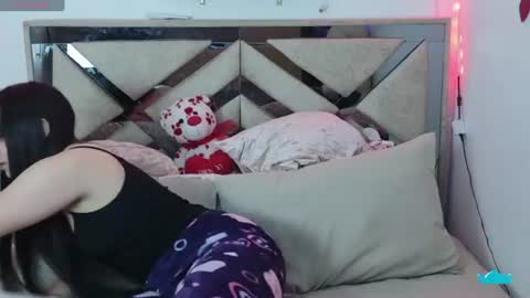 Snapshot of saabrina__ chatting on June 29, 3:24 am Bri online show from June 29, 3:24 am