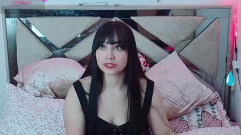 Snapshot of saabrina__ chatting on July 6, 3:36 pm Bri online show from July 6, 3:36 pm