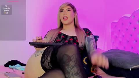 Snapshot of saammii_ chatting on November 8, 11:58 pm Sammy Saenz ig Sammysaenz online show from November 8, 11:58 pm