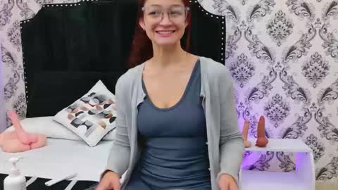 Saara Brown online show from October 3, 12:13 pm