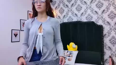 Saara Brown online show from November 12, 12:05 pm