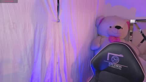 saaya_tay online show from April 8, 3:17 am