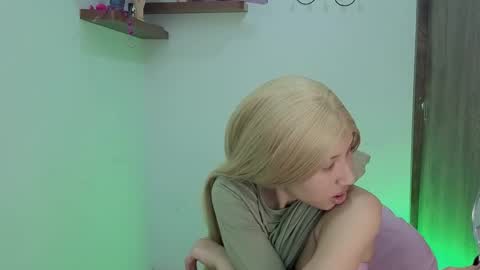 Snapshot of sabaha_ chatting on October 30, 2:35 am S A B A H A online show from October 30, 2:35 am