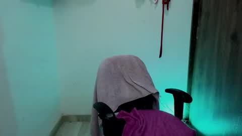 Snapshot of sabaha_ chatting on November 28, 12:24 am S A B A H A online show from November 28, 12:24 am