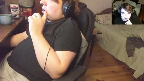 Snapshot of saboda chatting on December 15, 12:37 am 1141323 my Lord Mister Max moms treasure online show from December 15, 12:37 am