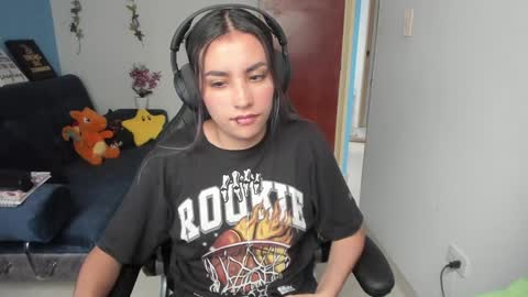 Snapshot of sabrina_chester_02 chatting on January 10, 8:04 pm Angie online show from January 10, 8:04 pm