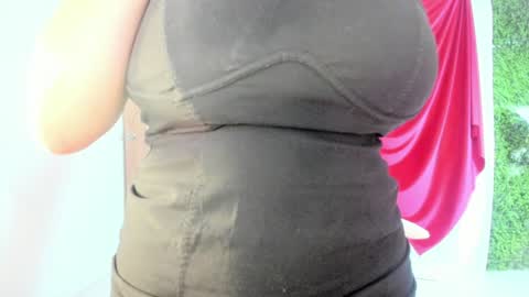 Snapshot of sabrina_geek chatting on March 5, 1:12 am sabrina_geek online show from March 5, 1:12 am