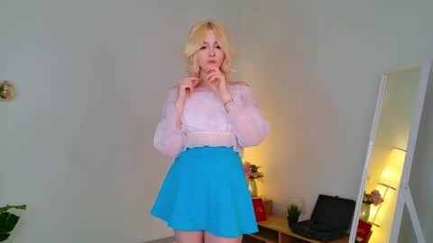 Sabrina online show from March 12, 1:39 pm