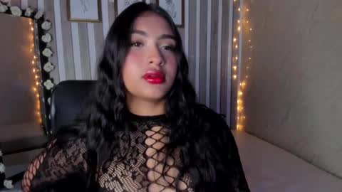 Snapshot of sabrinahims_ chatting on February 25, 9:13 pm mariana online show from February 25, 9:13 pm
