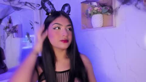 Snapshot of sabrinahims_ chatting on October 18, 3:31 am mariana online show from October 18, 3:31 am