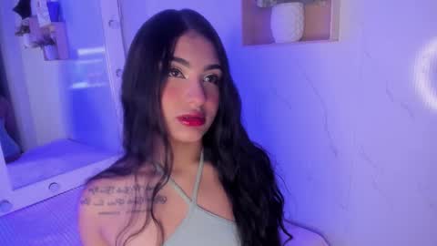 Snapshot of sabrinahims_ chatting on November 6, 5:30 am mariana online show from November 6, 5:30 am