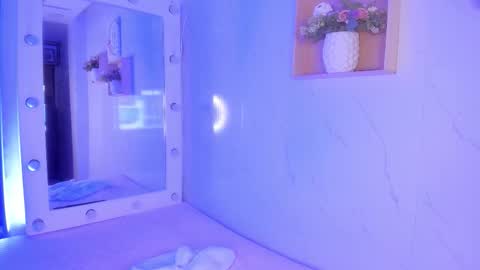 Snapshot of sabrinahims_ chatting on November 21, 3:27 am mariana online show from November 21, 3:27 am