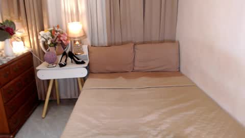 Snapshot of sabrinalocsin chatting on January 5, 8:32 am sabrinalocsin online show from January 5, 8:32 am