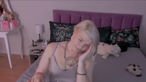 Sabrina MacMarren online show from December 26, 10:59 am