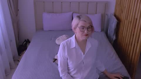 Sabrina MacMarren online show from March 20, 9:58 am