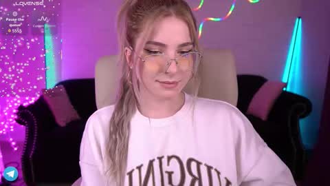 Sabrina online show from March 26, 7:14 am