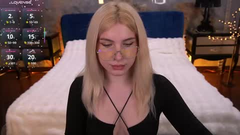 Sabrina online show from June 1, 1:02 pm