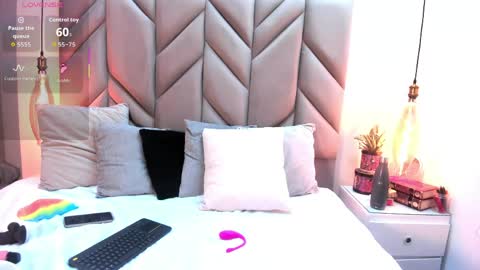 Sabrina Vantress online show from April 22, 6:27 am