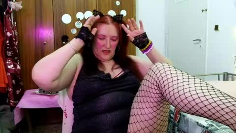 SabrinaXlovess online show from May 22, 5:18 pm