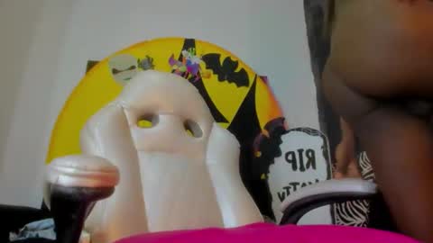 sabrinaxxx11 online show from October 22, 11:15 pm