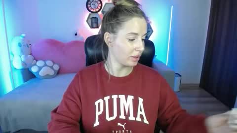 Snapshot of sabrinviolet chatting on May 30, 8:11 am Sabrina Violet online show from May 30, 8:11 am