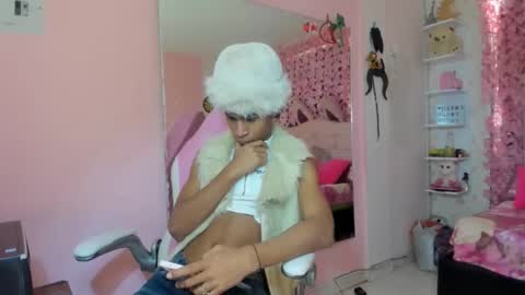 Snapshot of sack_wink chatting on September 8, 7:35 pm sack_wink online show from September 8, 7:35 pm