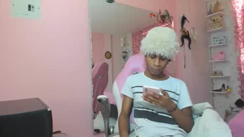 Snapshot of sack_wink chatting on September 22, 7:16 pm sack_wink online show from September 22, 7:16 pm