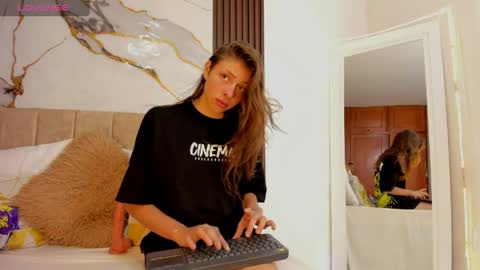 Snapshot of sacrlet_fox75 chatting on May 26, 6:48 pm scarlet fox75 online show from May 26, 6:48 pm