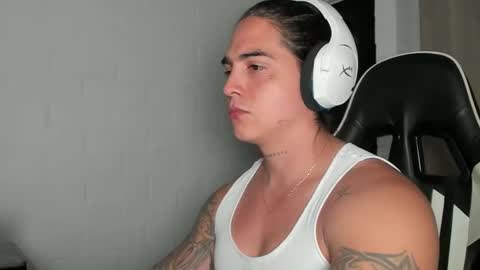 Im CryDuran    Instagram   CryDuraann  online show from January 16, 10:14 pm