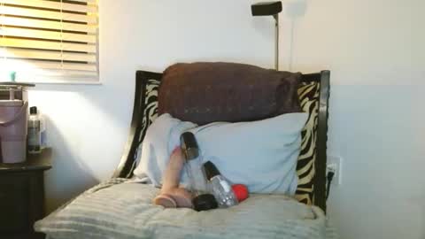 Snapshot of sadiessecretcloset chatting on March 19, 2:04 am Sadiessecret online show from March 19, 2:04 am