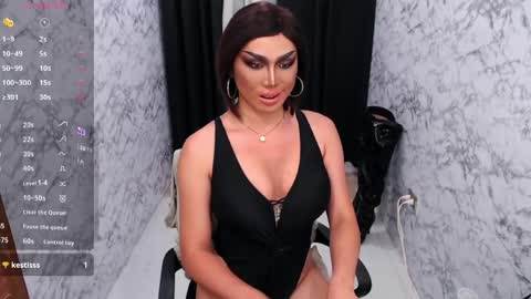 Verra Monroe online show from May 29, 10:30 pm
