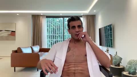 safari90 online show from December 1, 5:18 pm