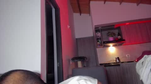 Snapshot of sag_1998 chatting on December 20, 7:44 am Sag online show from December 20, 7:44 am