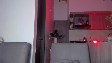 Snapshot of sag_1998 chatting on December 22, 5:12 am Sag online show from December 22, 5:12 am